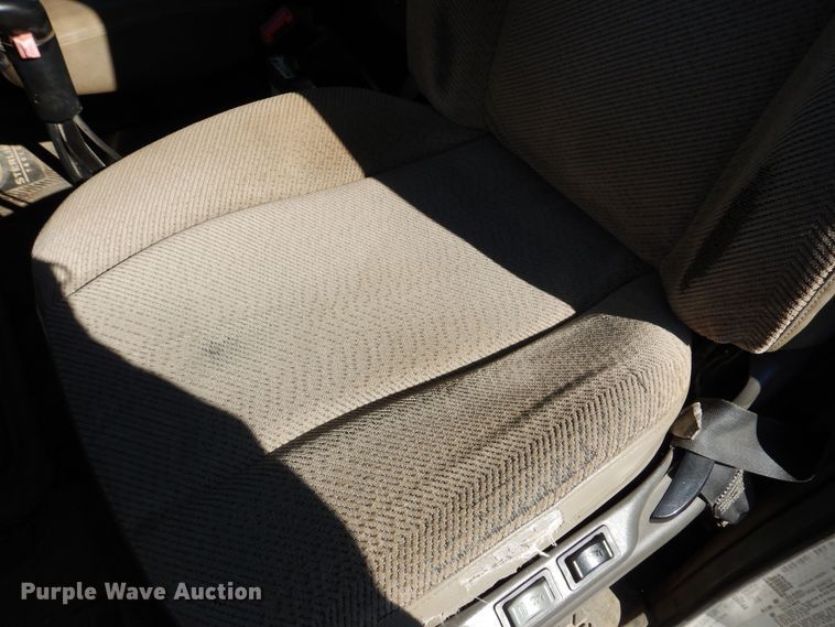 image for item DR5869 2002 Sterling L-Line semi truck