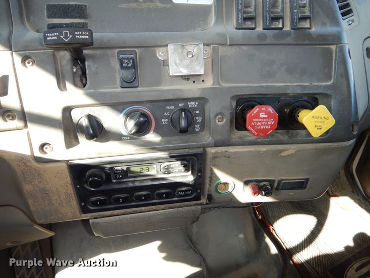 image for item DR5869 2002 Sterling L-Line semi truck