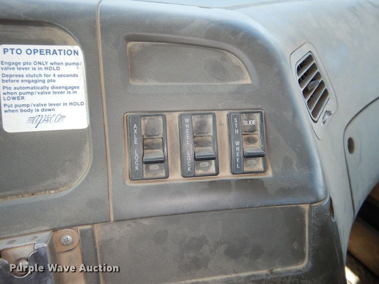 image for item DR5869 2002 Sterling L-Line semi truck