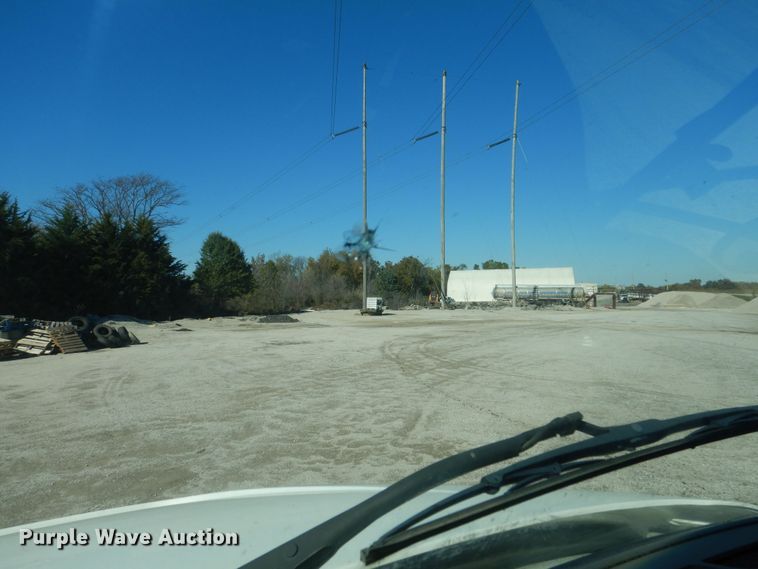 image for item DR5869 2002 Sterling L-Line semi truck