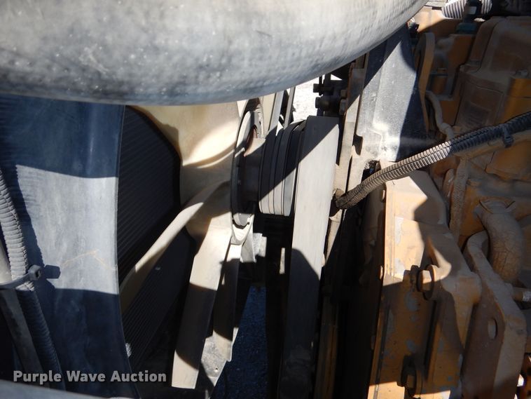 image for item DR5869 2002 Sterling L-Line semi truck