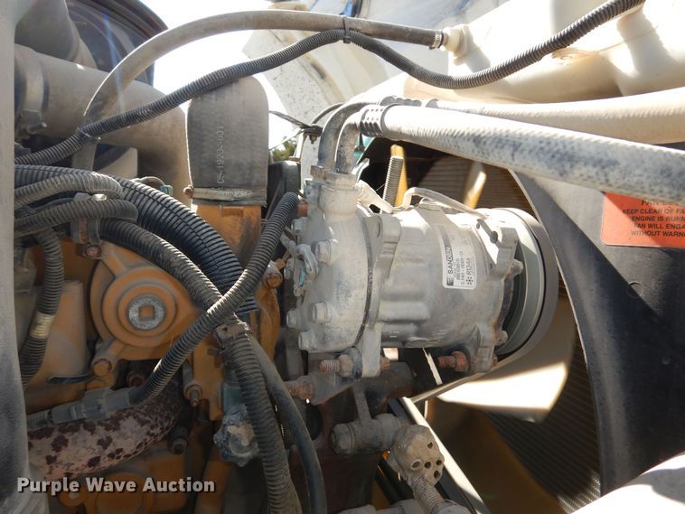 image for item DR5869 2002 Sterling L-Line semi truck