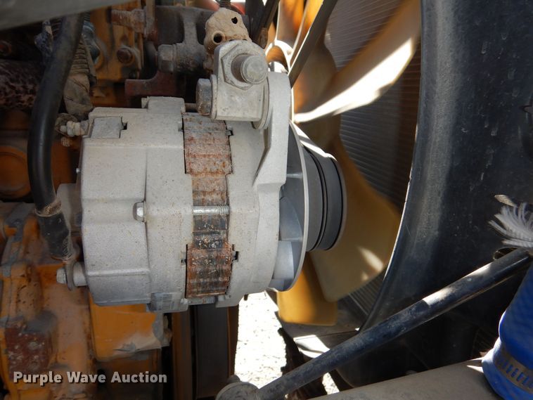 image for item DR5869 2002 Sterling L-Line semi truck