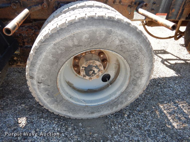 image for item DR5869 2002 Sterling L-Line semi truck