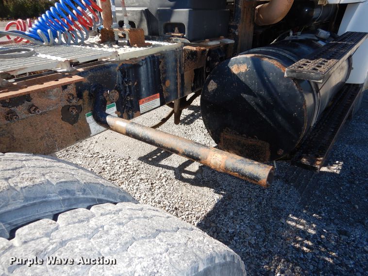 image for item DR5869 2002 Sterling L-Line semi truck