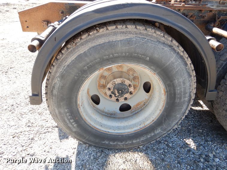 image for item DR5869 2002 Sterling L-Line semi truck