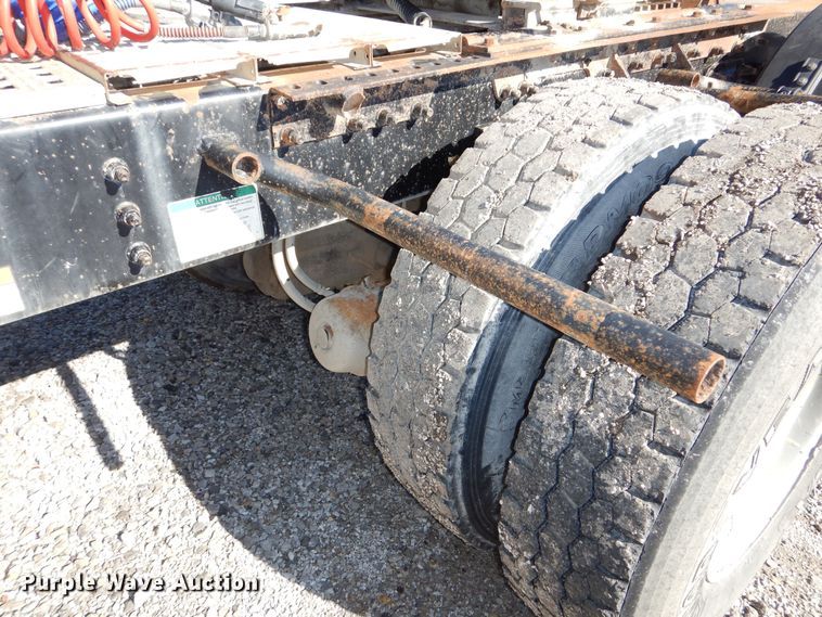 image for item DR5869 2002 Sterling L-Line semi truck