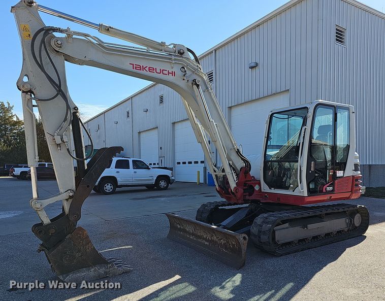 image for item DR5874 2013 Takeuchi TB285  mini excavator