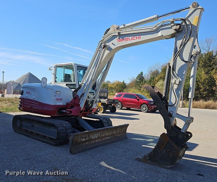image for item DR5874 2013 Takeuchi TB285  mini excavator