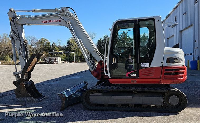 image for item DR5874 2013 Takeuchi TB285  mini excavator