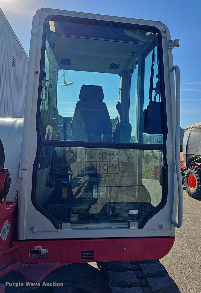image for item DR5874 2013 Takeuchi TB285  mini excavator