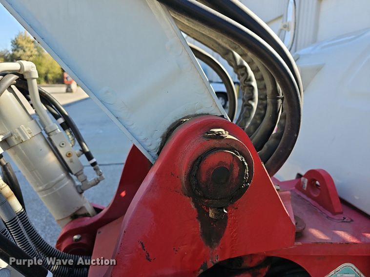 image for item DR5874 2013 Takeuchi TB285  mini excavator