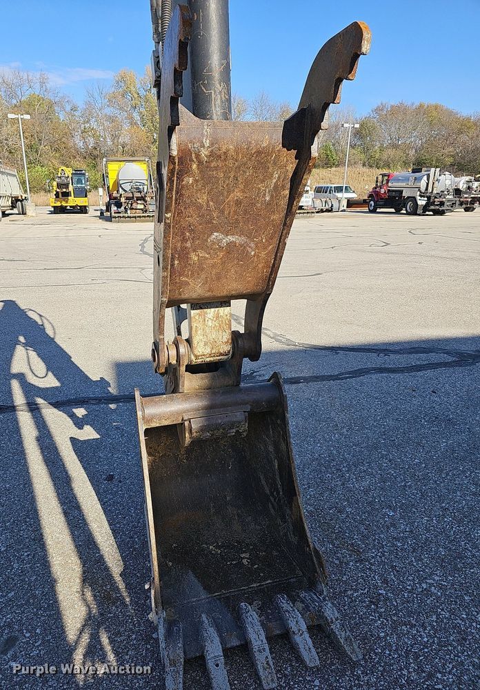 image for item DR5874 2013 Takeuchi TB285  mini excavator