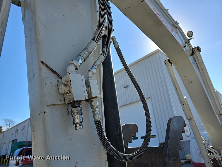 image for item DR5874 2013 Takeuchi TB285  mini excavator