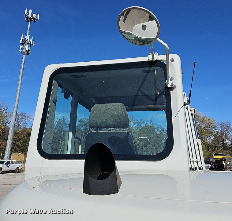 image for item DR5874 2013 Takeuchi TB285  mini excavator