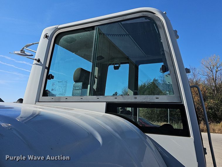 image for item DR5874 2013 Takeuchi TB285  mini excavator