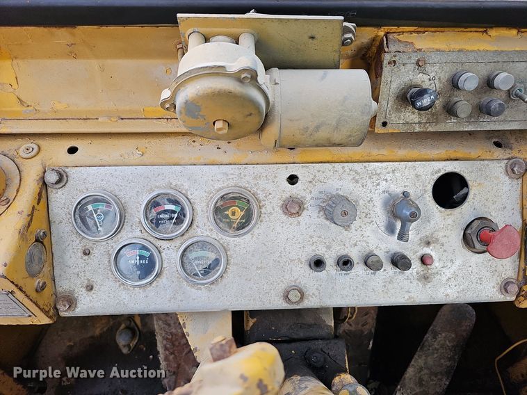 image for item DS5641 1969 Caterpillar 930  wheel loader