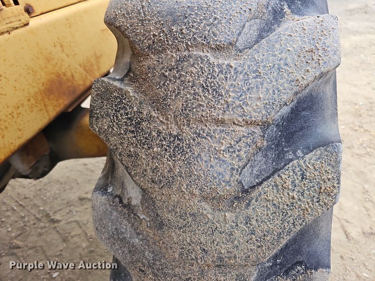 image for item DS5641 1969 Caterpillar 930  wheel loader