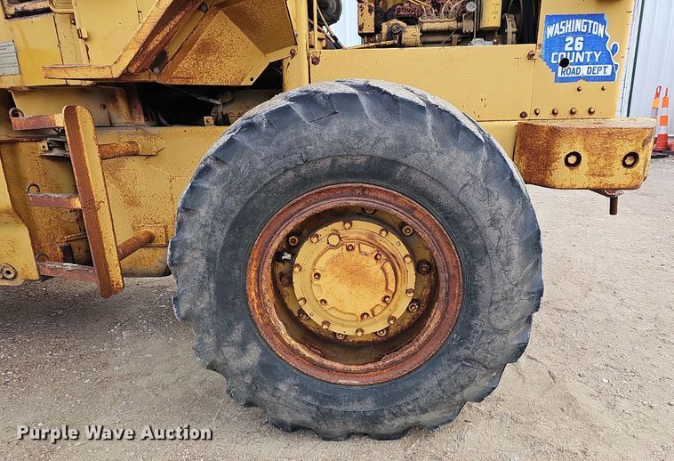 image for item DS5641 1969 Caterpillar 930  wheel loader