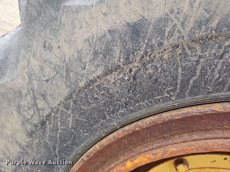 image for item DS5641 1969 Caterpillar 930  wheel loader