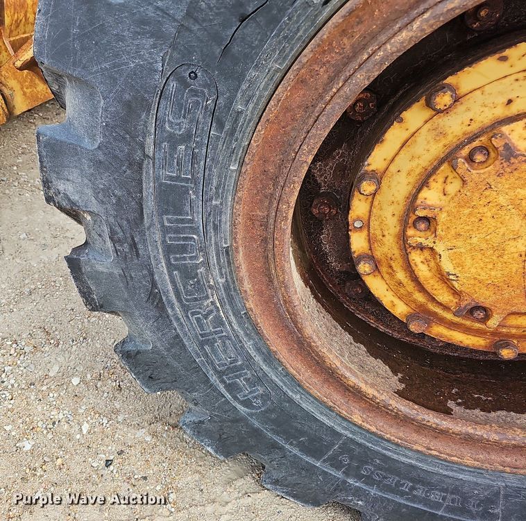 image for item DS5641 1969 Caterpillar 930  wheel loader