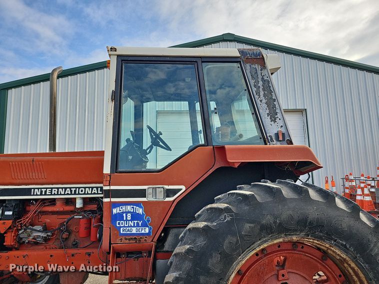image for item DS5642 1978 International 1086  tractor
