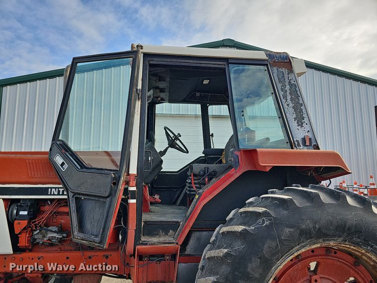 image for item DS5642 1978 International 1086  tractor