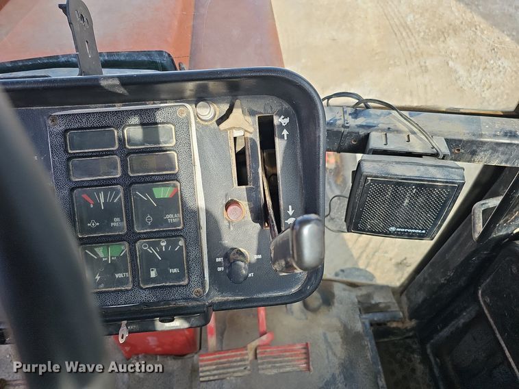 image for item DS5642 1978 International 1086  tractor