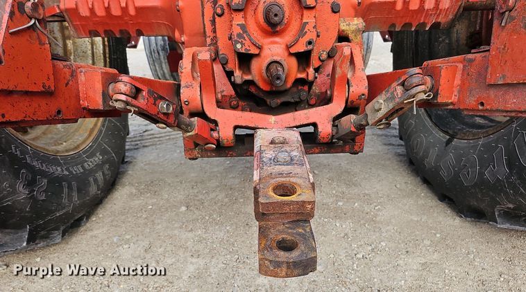 image for item DS5642 1978 International 1086  tractor