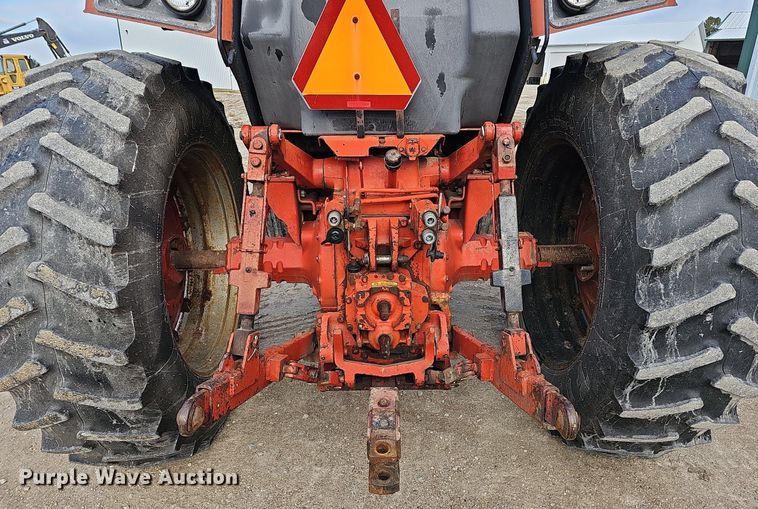 image for item DS5642 1978 International 1086  tractor