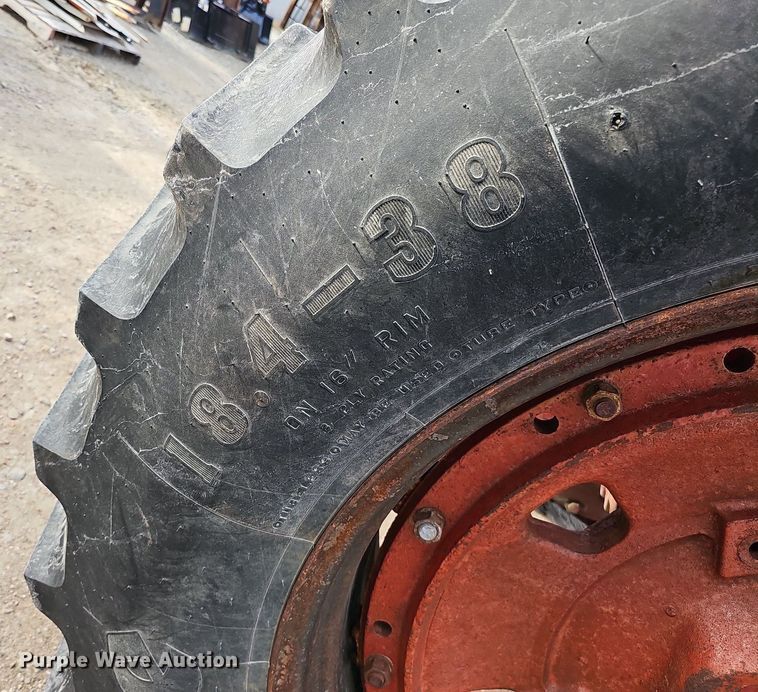 image for item DS5642 1978 International 1086  tractor