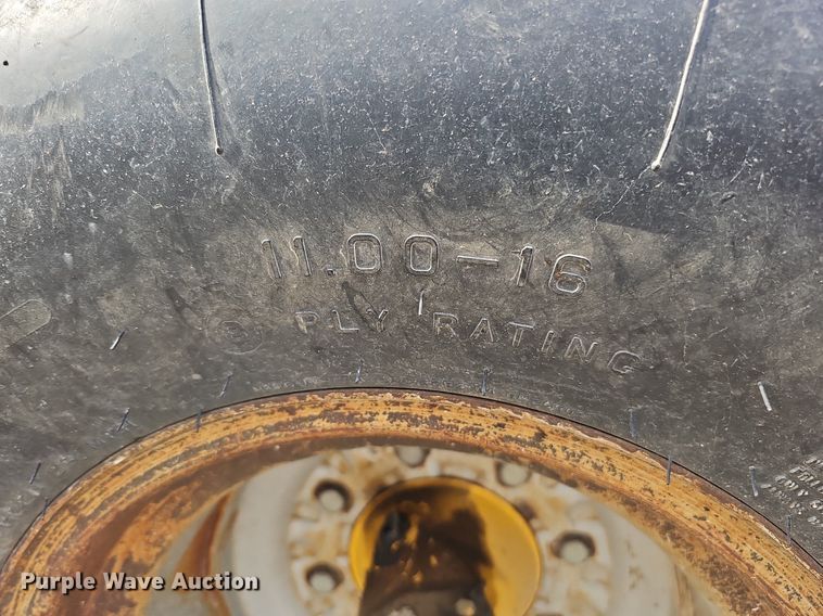 image for item DS5642 1978 International 1086  tractor