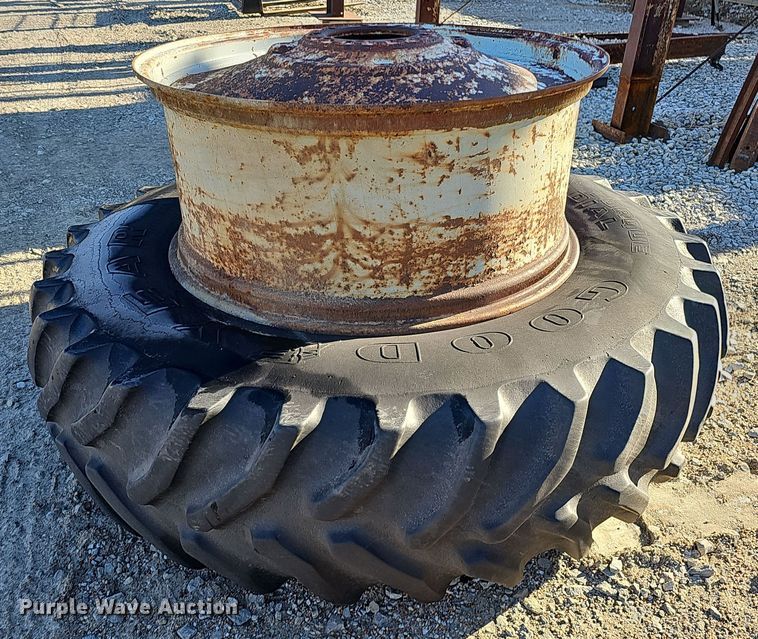 image for item DS5642 1978 International 1086  tractor