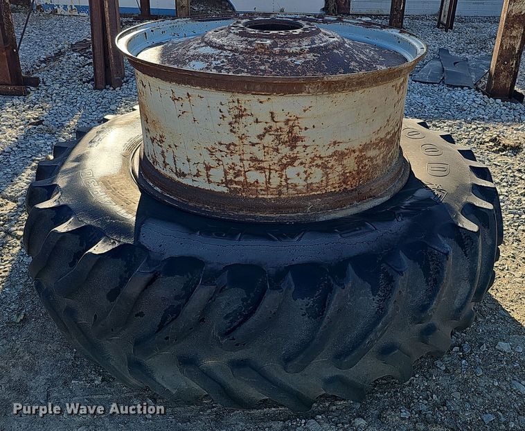 image for item DS5642 1978 International 1086  tractor