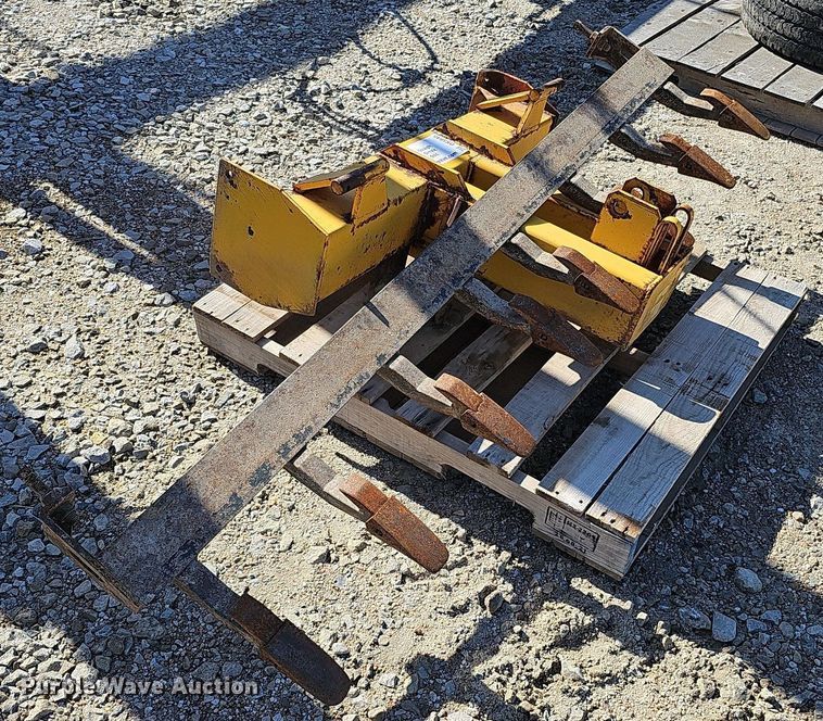 image for item DS5645 Motor grader attachments