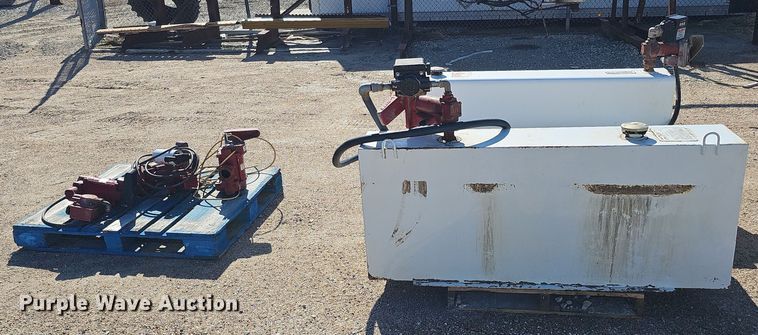 image for item DS5646 (2) fuel tanks