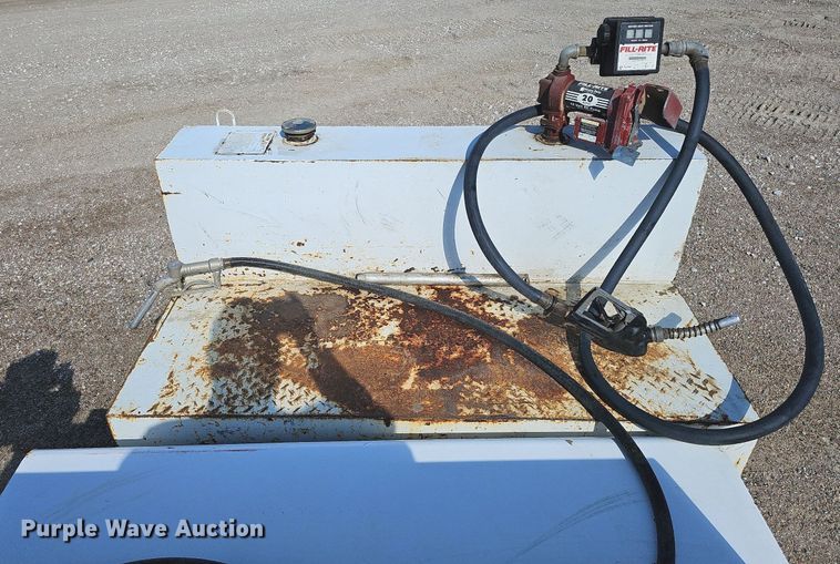 image for item DS5646 (2) fuel tanks