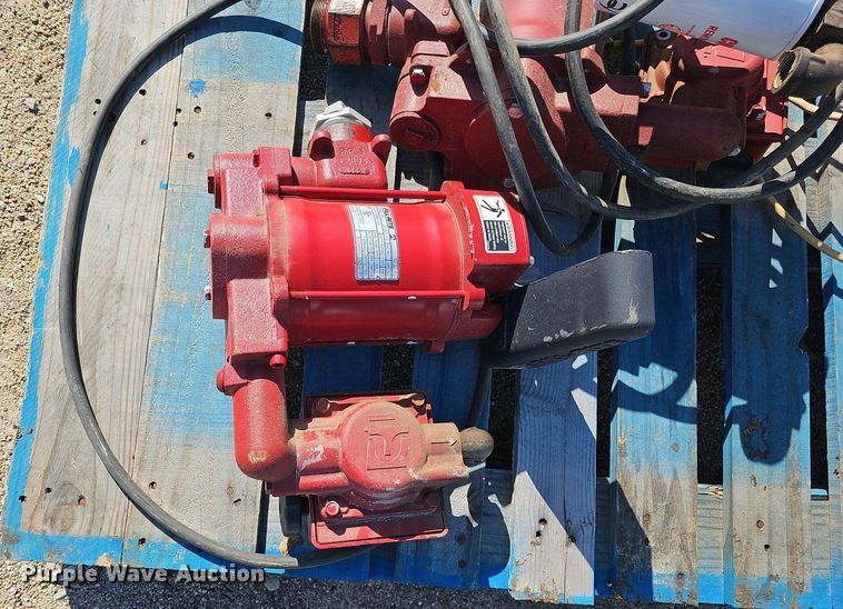 image for item DS5646 (2) fuel tanks