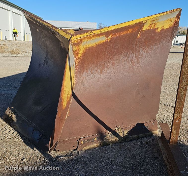 image for item DS5693 148" W V-plow