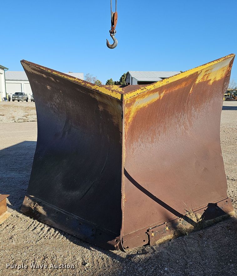 image for item DS5693 148" W V-plow