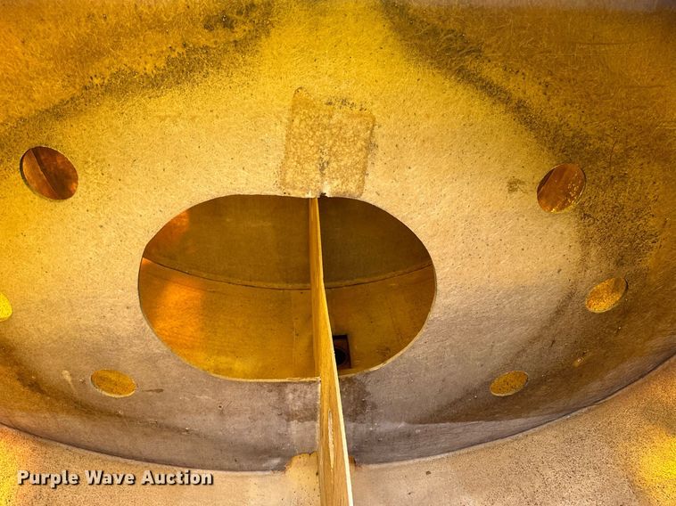 image for item HQ9004 1982 International Paystar 5000  tank truck