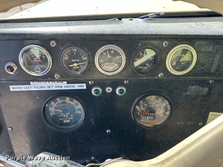 image for item HQ9004 1982 International Paystar 5000  tank truck