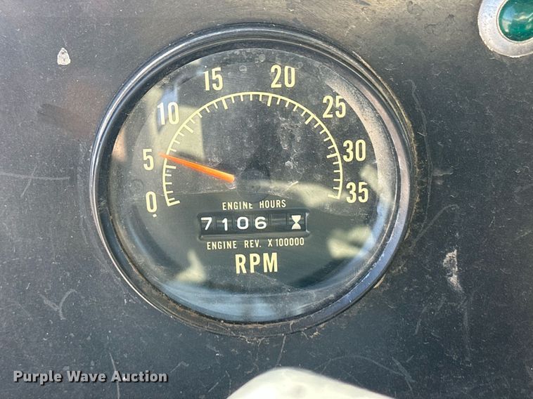 image for item HQ9004 1982 International Paystar 5000  tank truck