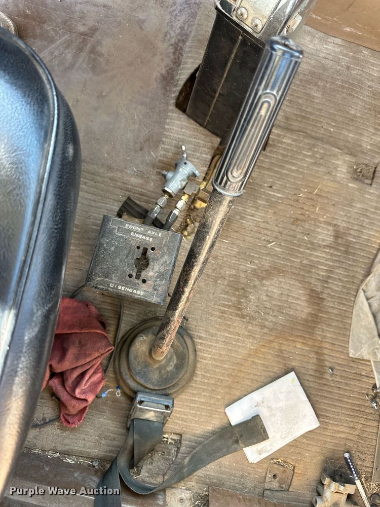 image for item HQ9004 1982 International Paystar 5000  tank truck