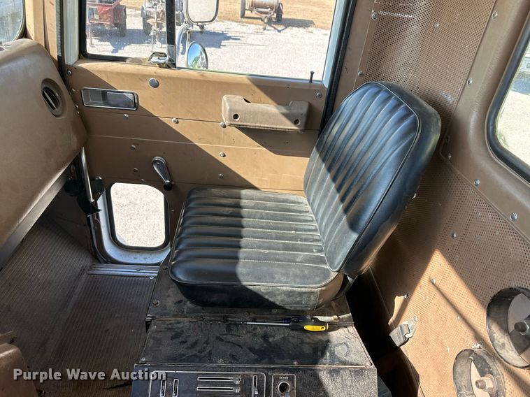 image for item HQ9004 1982 International Paystar 5000  tank truck