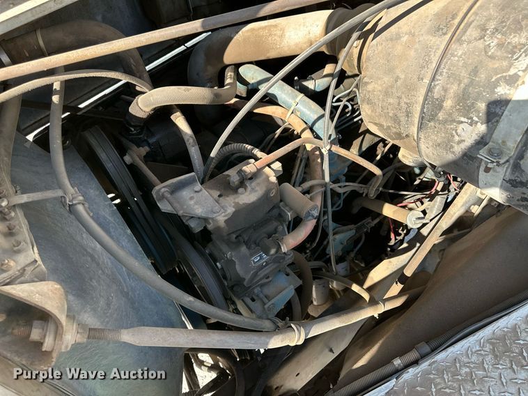 image for item HQ9004 1982 International Paystar 5000  tank truck