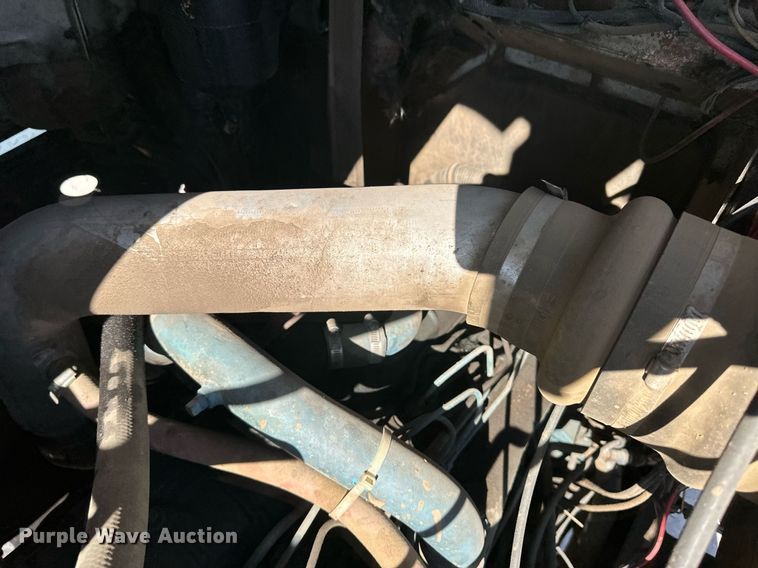 image for item HQ9004 1982 International Paystar 5000  tank truck