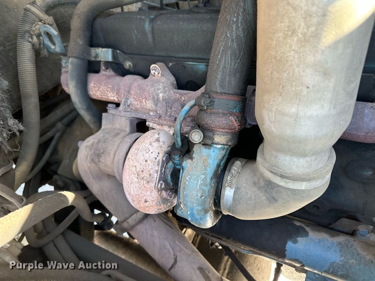 image for item HQ9004 1982 International Paystar 5000  tank truck