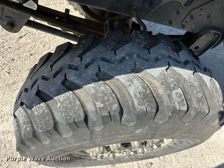 image for item HQ9004 1982 International Paystar 5000  tank truck