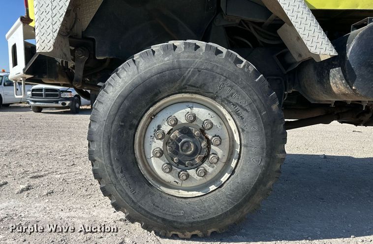 image for item HQ9004 1982 International Paystar 5000  tank truck